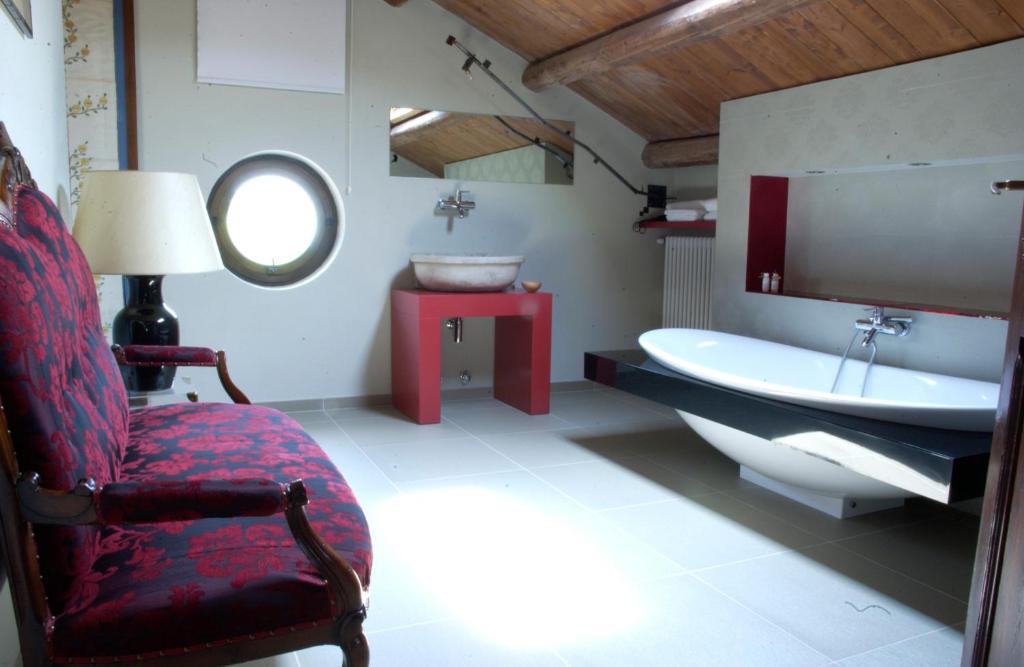 Hostal Casa Isabella Vaglio Serra Habitación foto