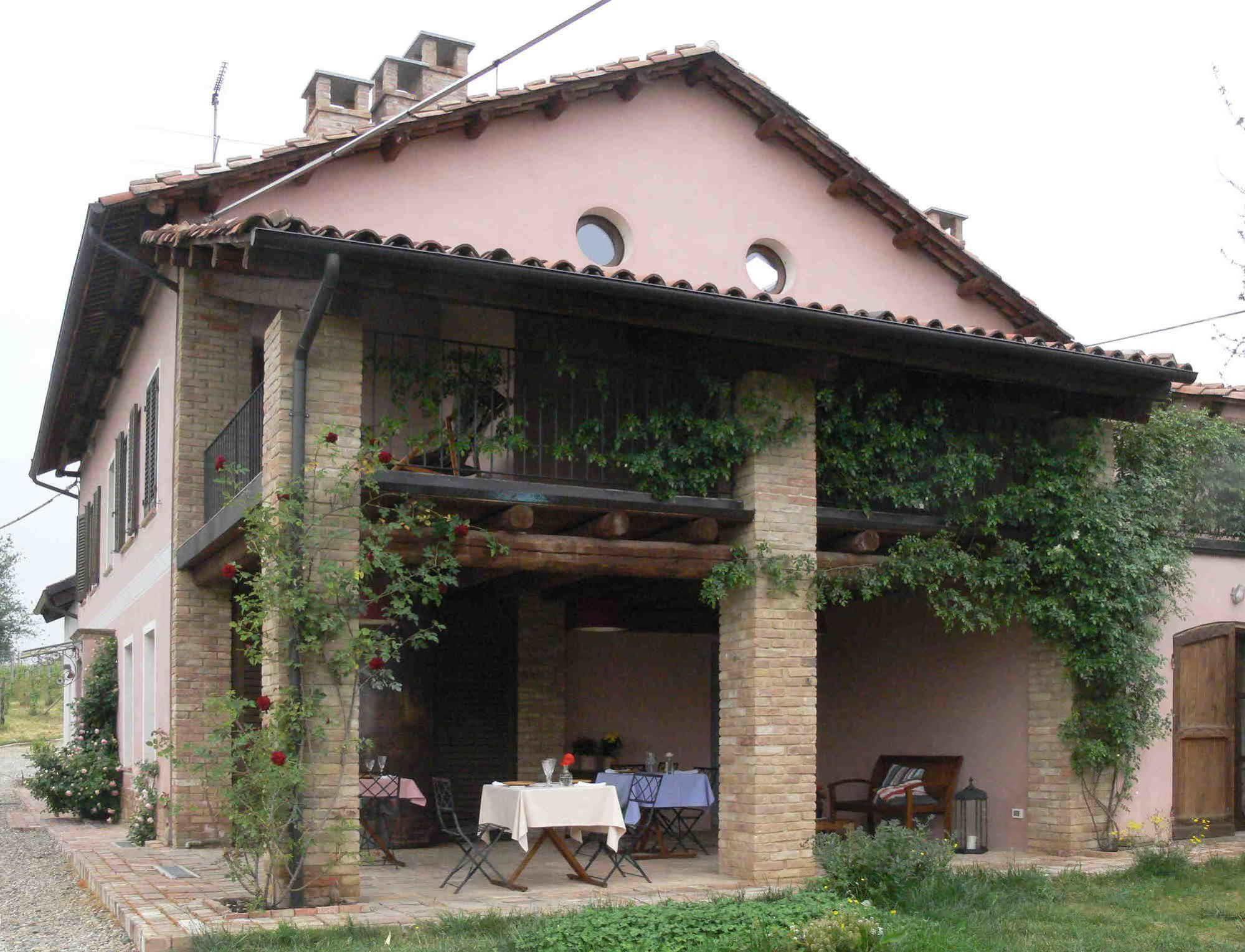 Hostal Casa Isabella Vaglio Serra Exterior foto