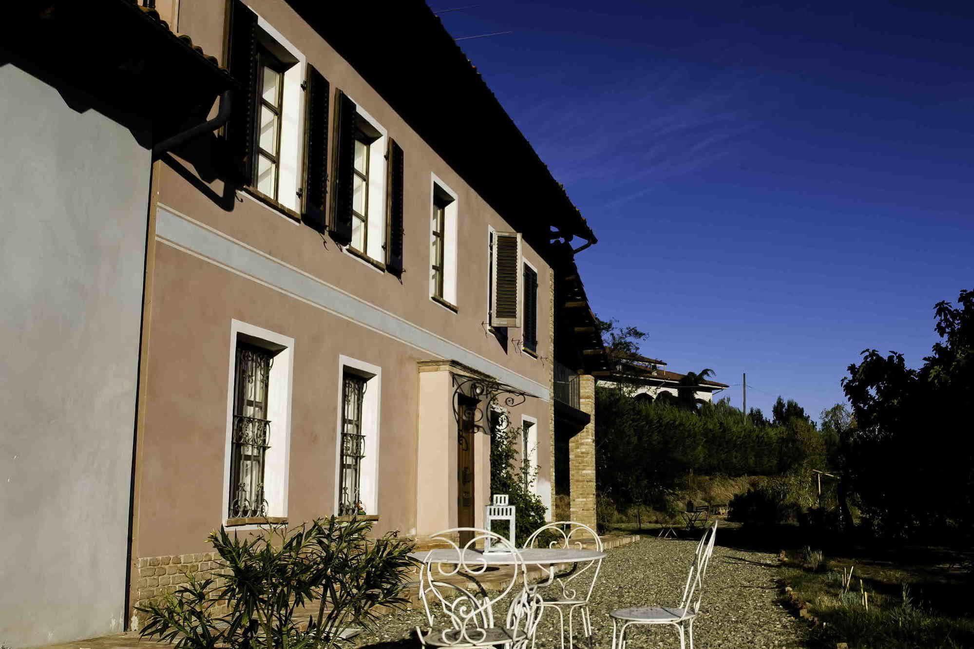 Hostal Casa Isabella Vaglio Serra Exterior foto